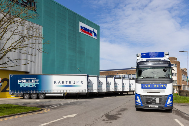 Trailers Bartums, Pallet-Track and Schmitz Cargobull