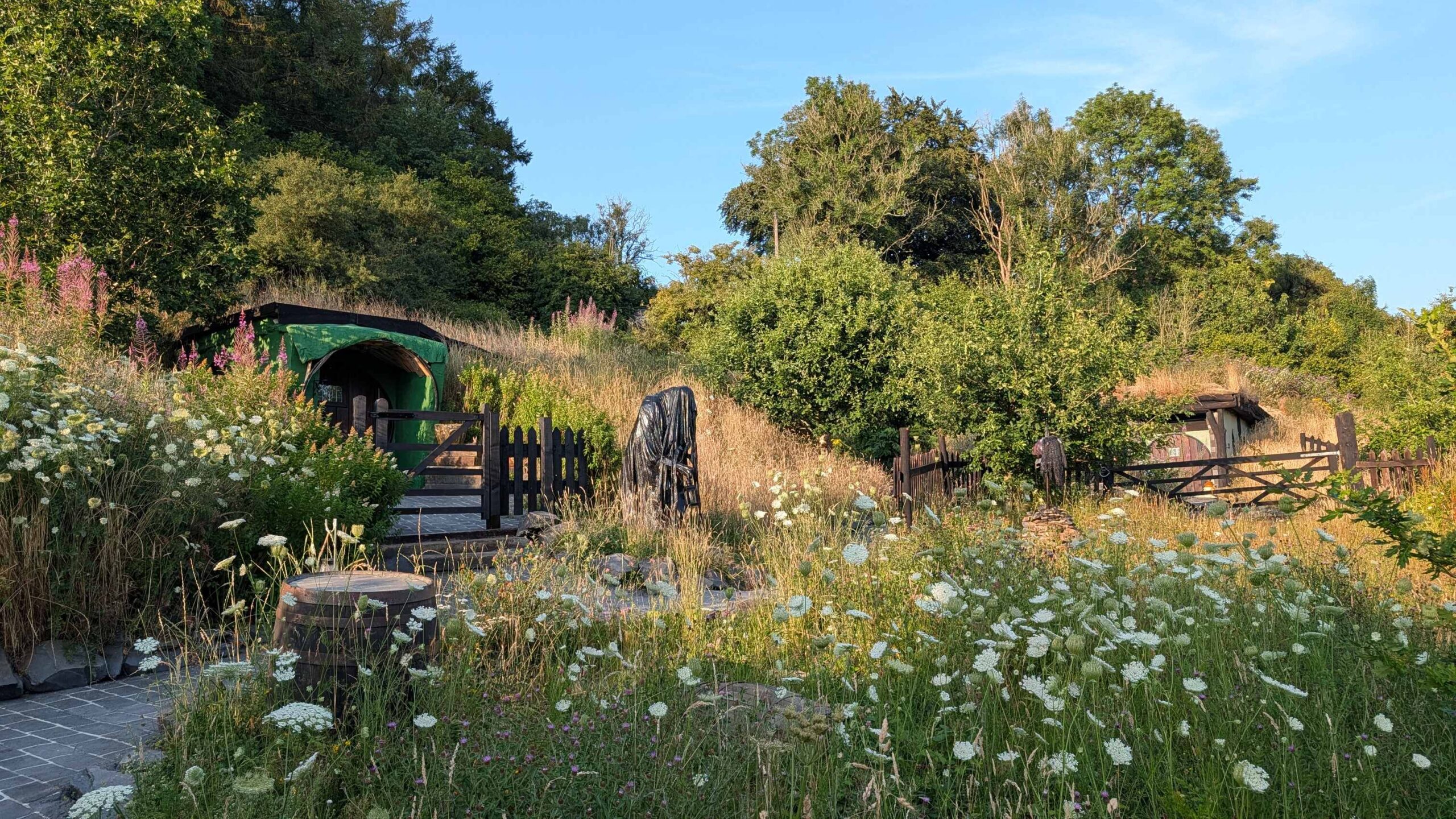 Coed Y Ddraig: Hobbit House